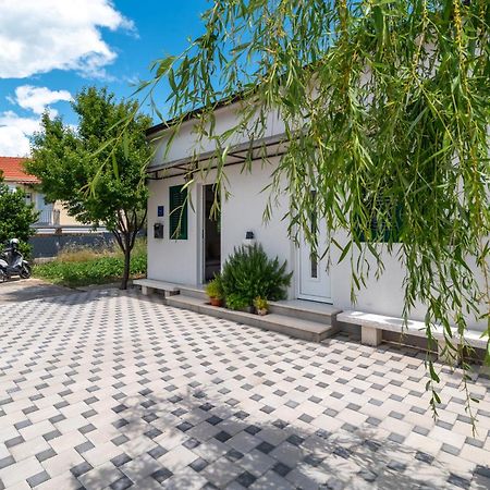 Studio Apartment Dona Trogir Bagian luar foto