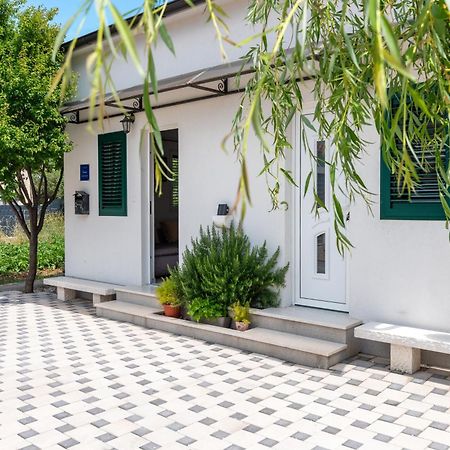 Studio Apartment Dona Trogir Bagian luar foto