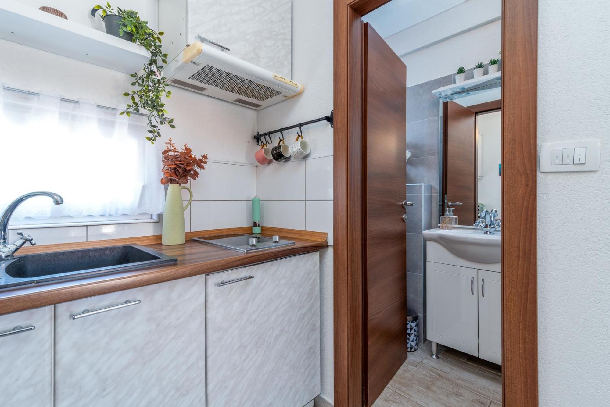 Studio Apartment Dona Trogir Bagian luar foto