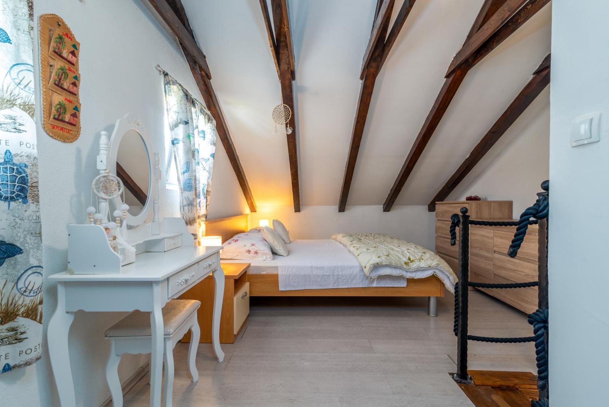 Studio Apartment Dona Trogir Bagian luar foto