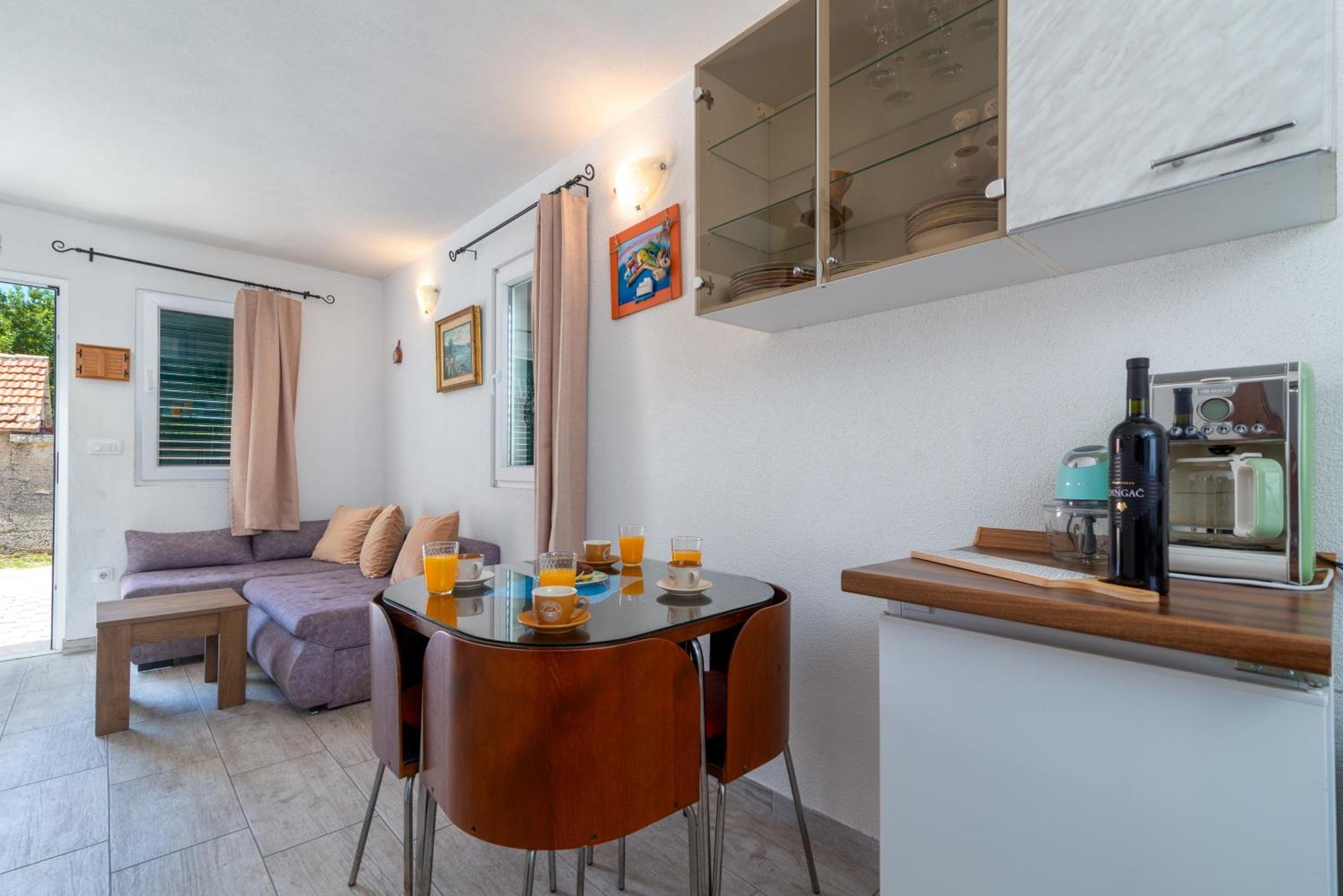 Studio Apartment Dona Trogir Bagian luar foto