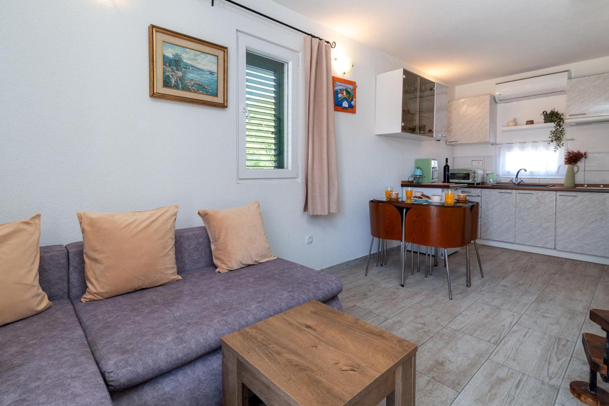 Studio Apartment Dona Trogir Bagian luar foto