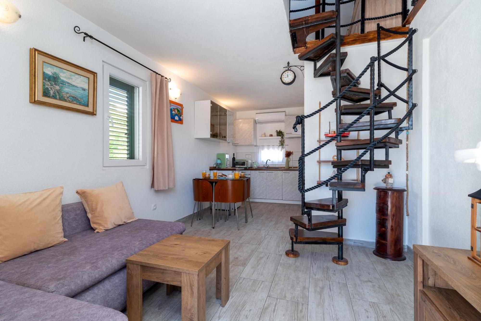 Studio Apartment Dona Trogir Bagian luar foto