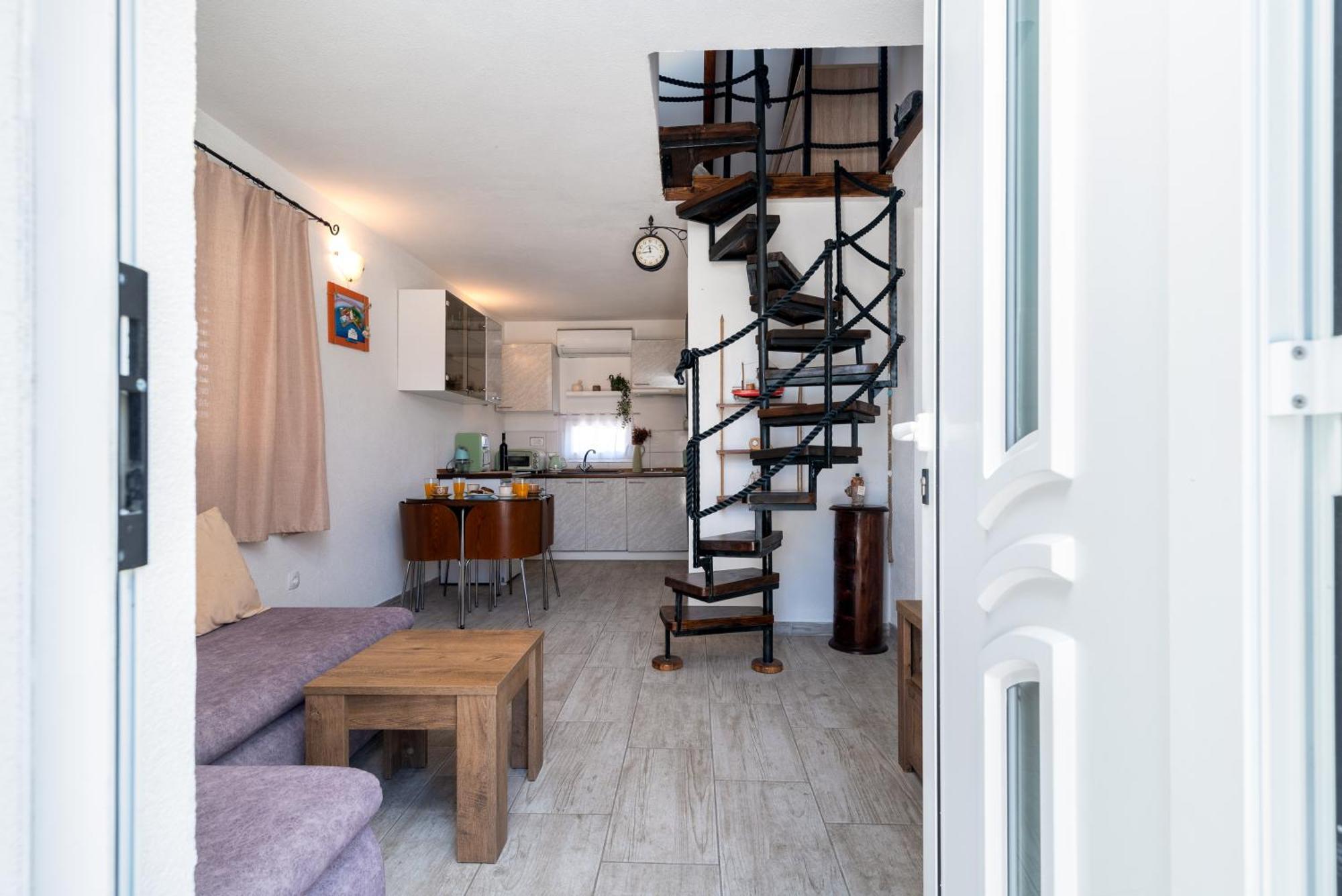 Studio Apartment Dona Trogir Bagian luar foto
